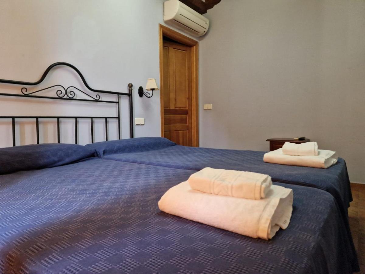 Hostal La Plata Oropesa Eksteriør billede