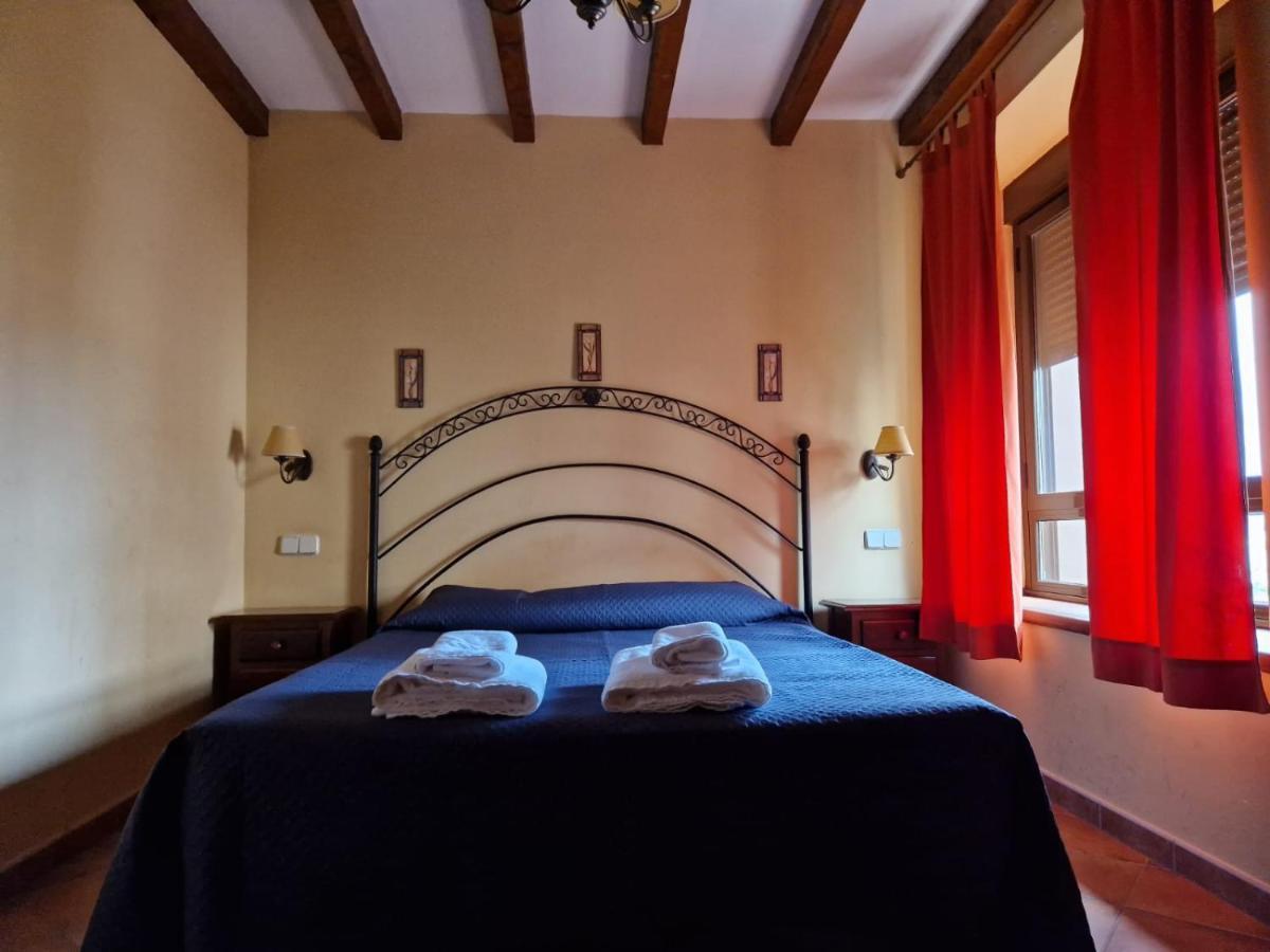 Hostal La Plata Oropesa Eksteriør billede